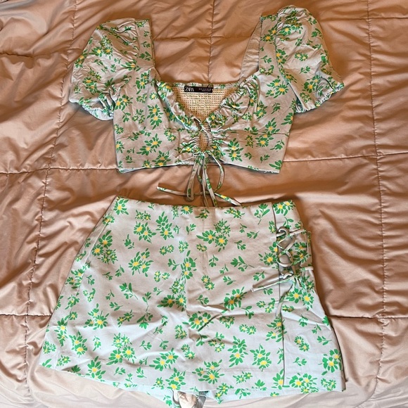 Zara printed blue floral crop top & skort set - Picture 2 of 5